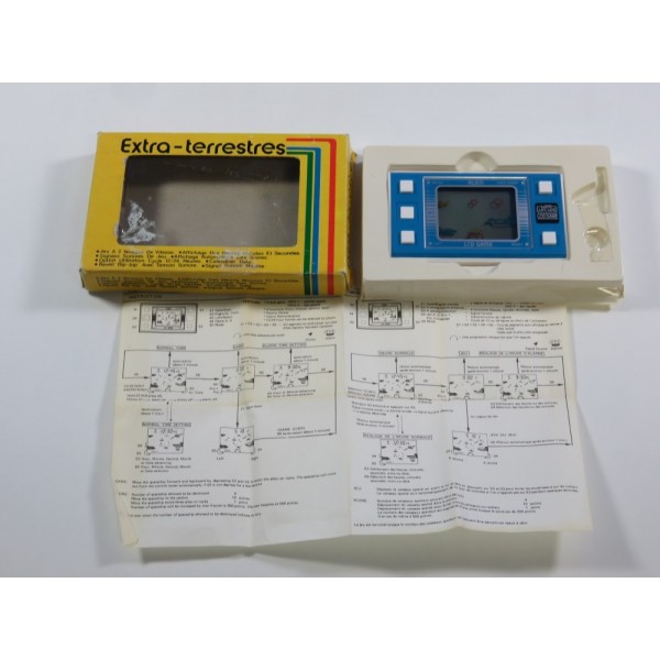 LCD GAME EXTRA-TERRESTRES (MODEL ALIEN) (COMPLETE WITH MANUAL - GOOD CONDITION)